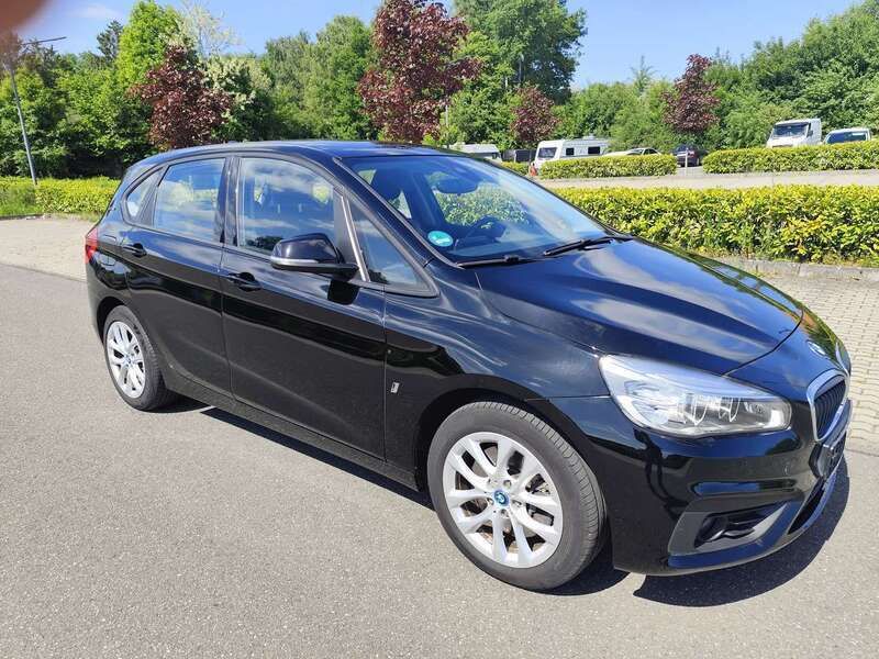 Schwarz ii Gebraucht 2017 BMW 225 Advantage Van / Kleinbus | 14.900 € (Fairer Preis) - Bild 1/4