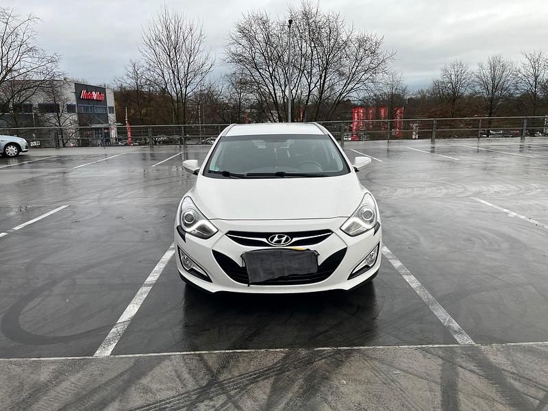 Gebraucht Hyundai i40 136 PS (100 kW) 2015 Weiß Kombi