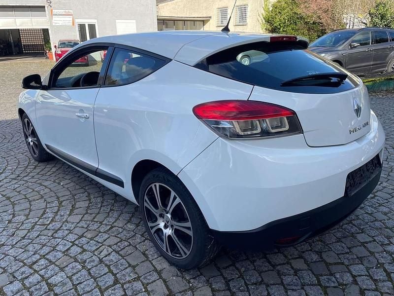 Gebraucht Renault Mégane Coupé 110 PS (80 kW) 2011 Gletscherweiss Coupé