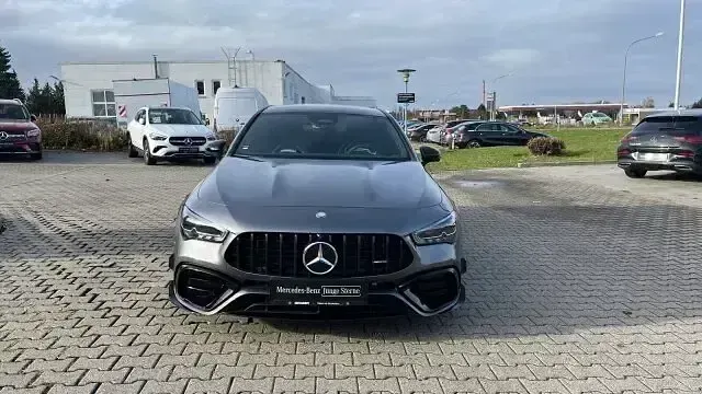 Gebraucht Mercedes CLA45 AMG AMG 421 PS (309 kW) 2025 Grau (mountaingrau) Coupé