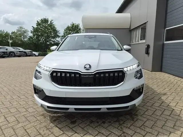 Neu Skoda Kamiq Selection 116 PS (85 kW) 2026 Moonweiß perleffekt moonweiß perleffekt SUV