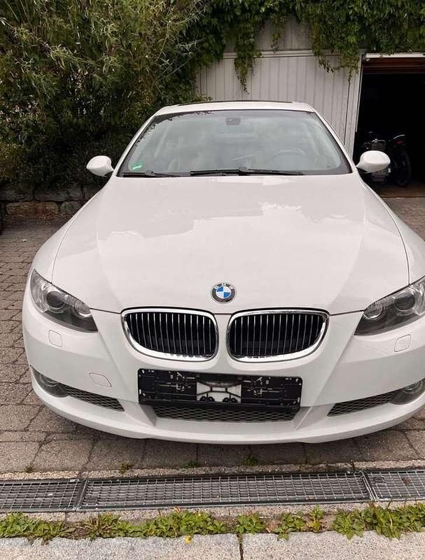 Weiß Gebraucht 2008 BMW 335 Sport Line Coupé | 13.000 € (Superpreis) - Bild 1/4