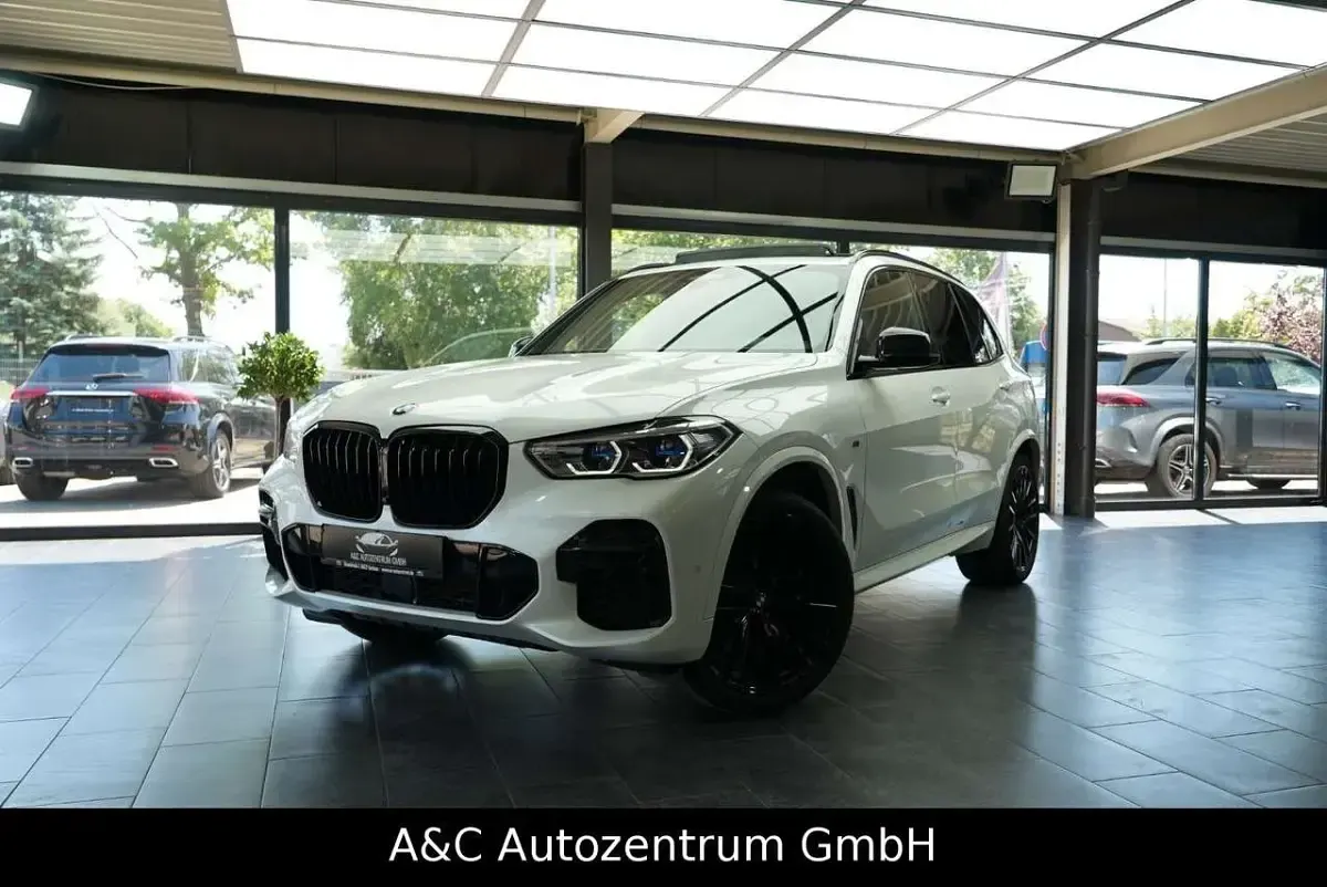 Gebraucht BMW X5 M 530 PS (389 kW) 2023 Mineralweiss SUV
