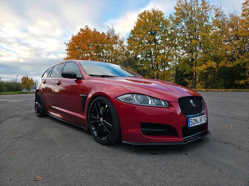 Rot Gebraucht 2014 Jaguar XF Sportbrake S Kombi | 14.000 € (Teuer) - Bild 1/4
