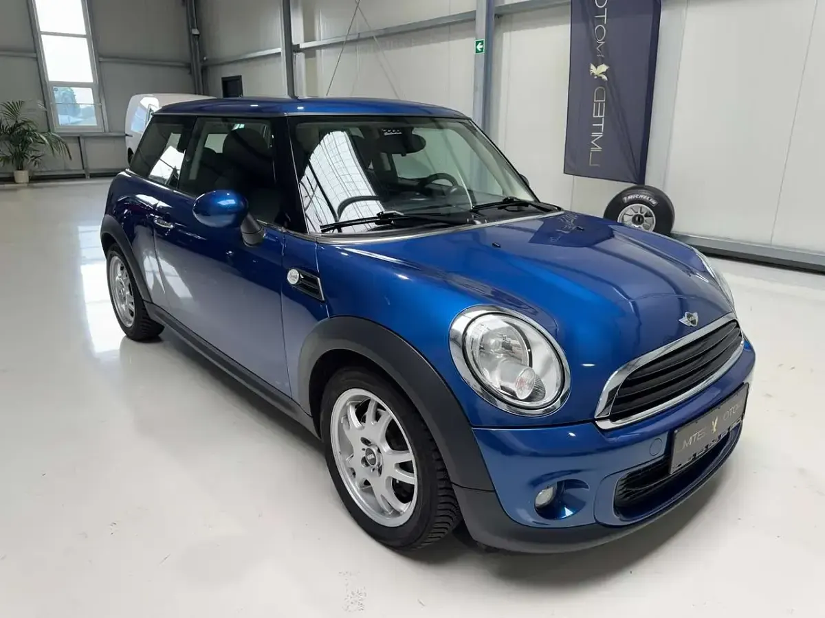 Gebraucht Mini ONE 98 PS (72 kW) 2011 Lightning blue metallic Kleinwagen