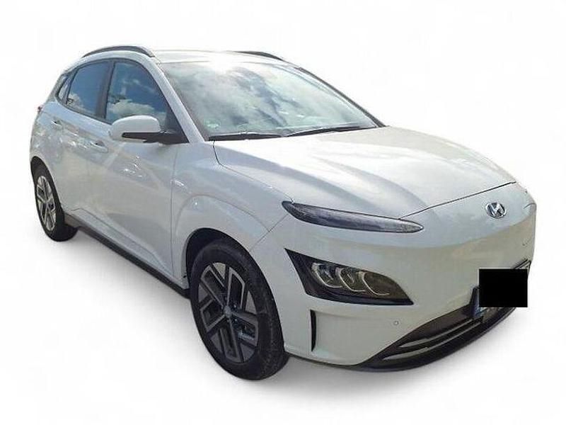 Gebraucht Hyundai Kona Trend 100 kW (136 PS) 2023 Weiß SUV