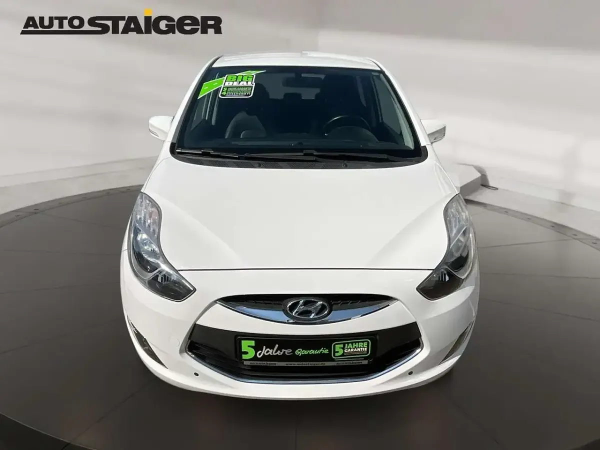 Gebraucht Hyundai ix20 Edition 90 PS (66 kW) 2014 Weiß Kleinwagen