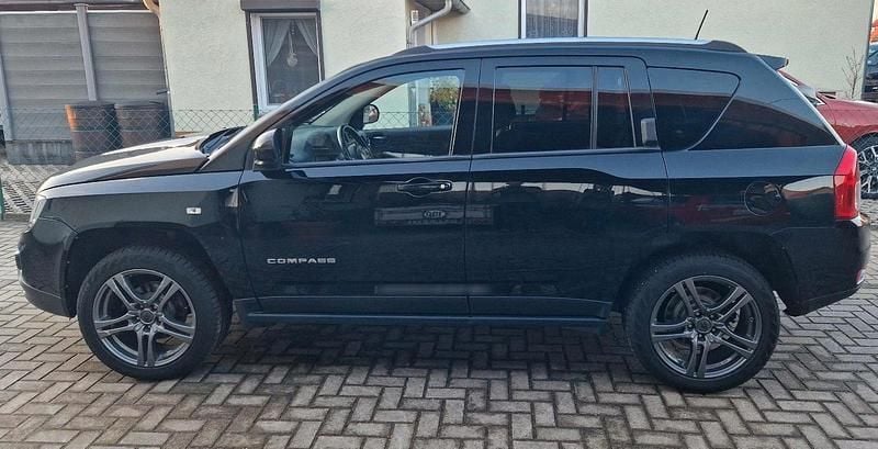Gebraucht Jeep Compass Limited 170 PS (125 kW) 2015 Schwarz SUV