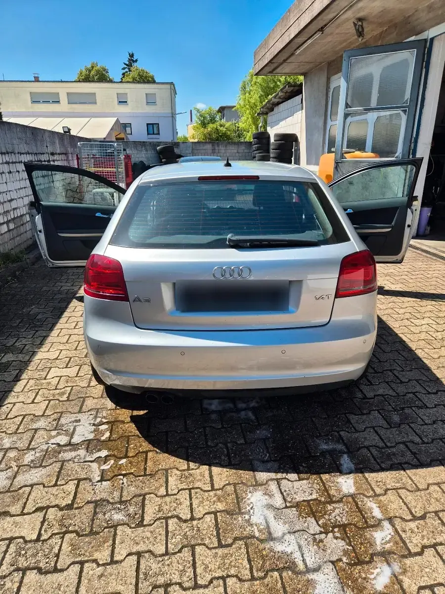 Gebraucht Audi A3 Comfort 130 PS (95 kW) 2010 Silber Kleinwagen