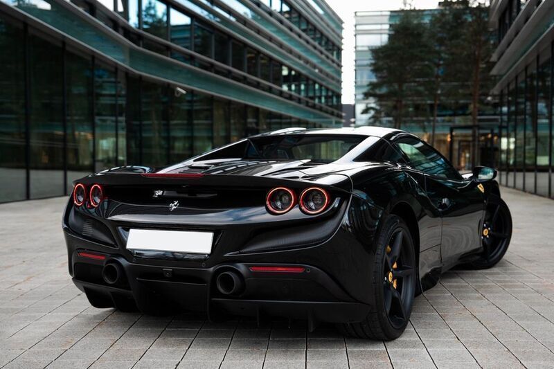 Gebraucht Ferrari F8 721 PS (530 kW) 2023 Schwarz Cabrio