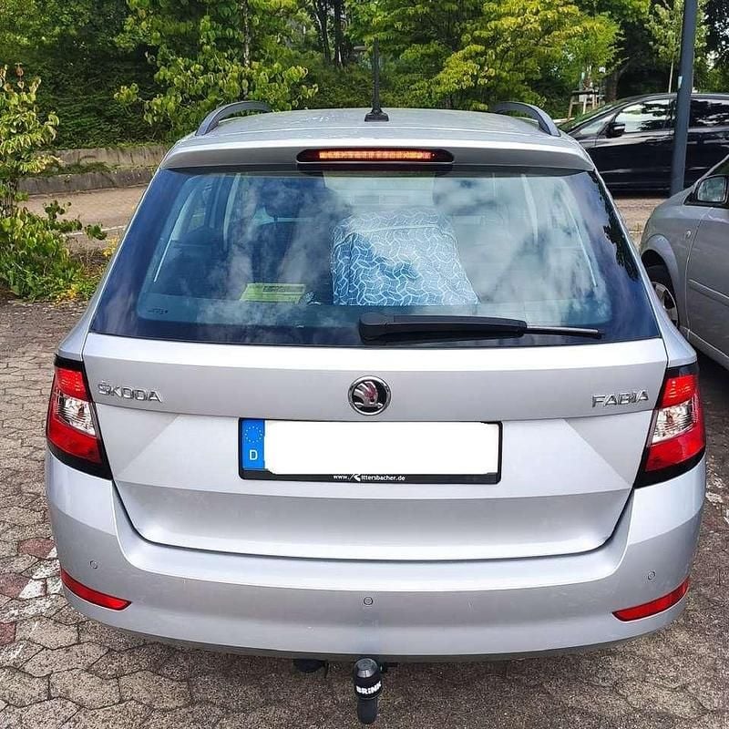 Silber Gebraucht 2018 Skoda Fabia Active Kombi | 7.499 € (Guter Preis) - Bild 1/4