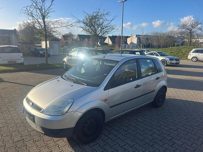 Gebraucht Ford Fiesta 80 PS (58 kW) 2002 Grau Kleinwagen