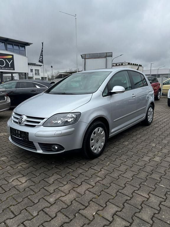 Second-hand VW Golf V 102 CP (75 kW) 2007 Argintiu Berlinǎ