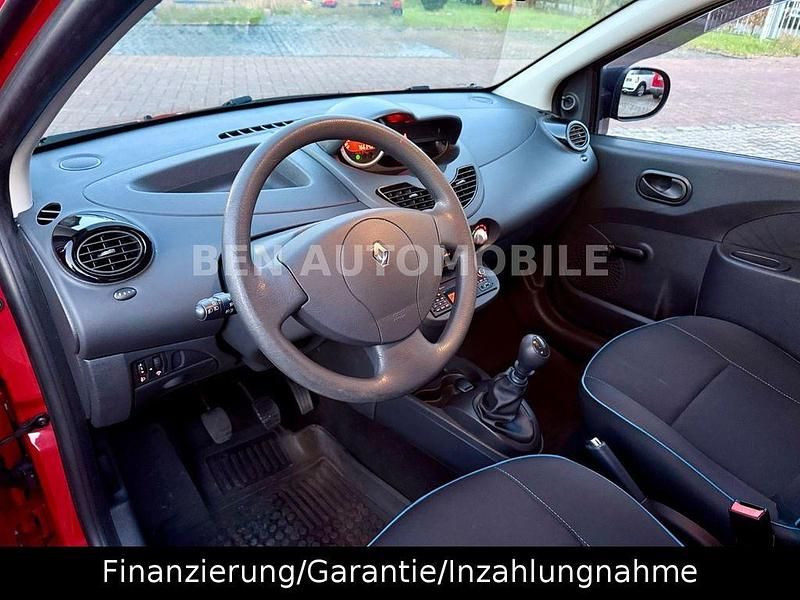 Second-hand Renault Twingo Expression 75 CP (55 kW) 2014 Roșu Hatchback