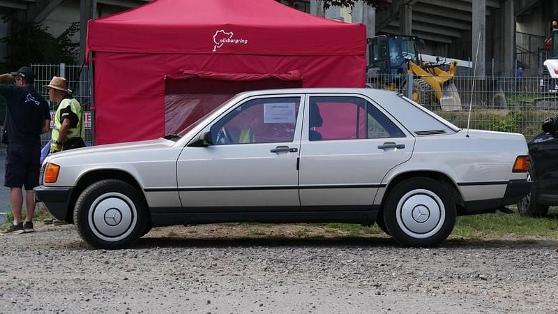 Gebraucht Mercedes 190 116 PS (85 kW) 1987 Limousine