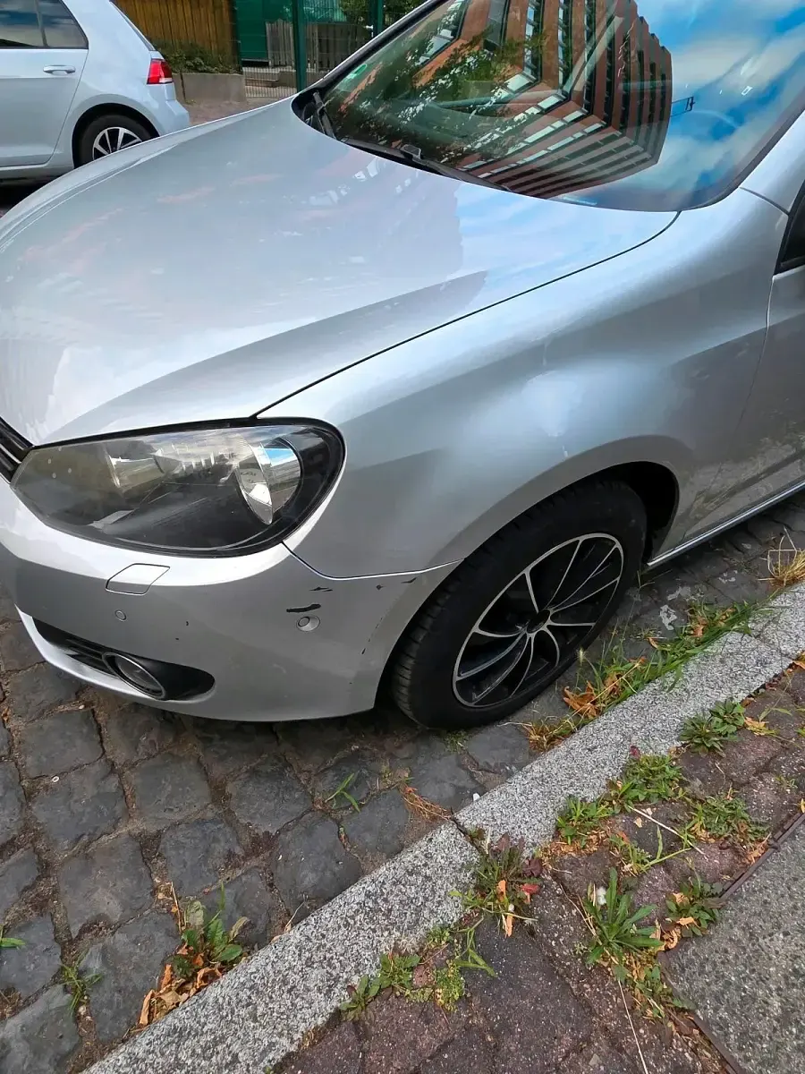 Gebraucht VW Golf VI Team 105 PS (77 kW) 2011 Silber Kleinwagen
