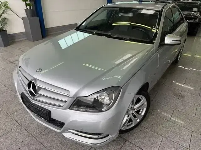 Gebraucht Mercedes C220 Avantgarde 170 PS (125 kW) 2011 Limousine
