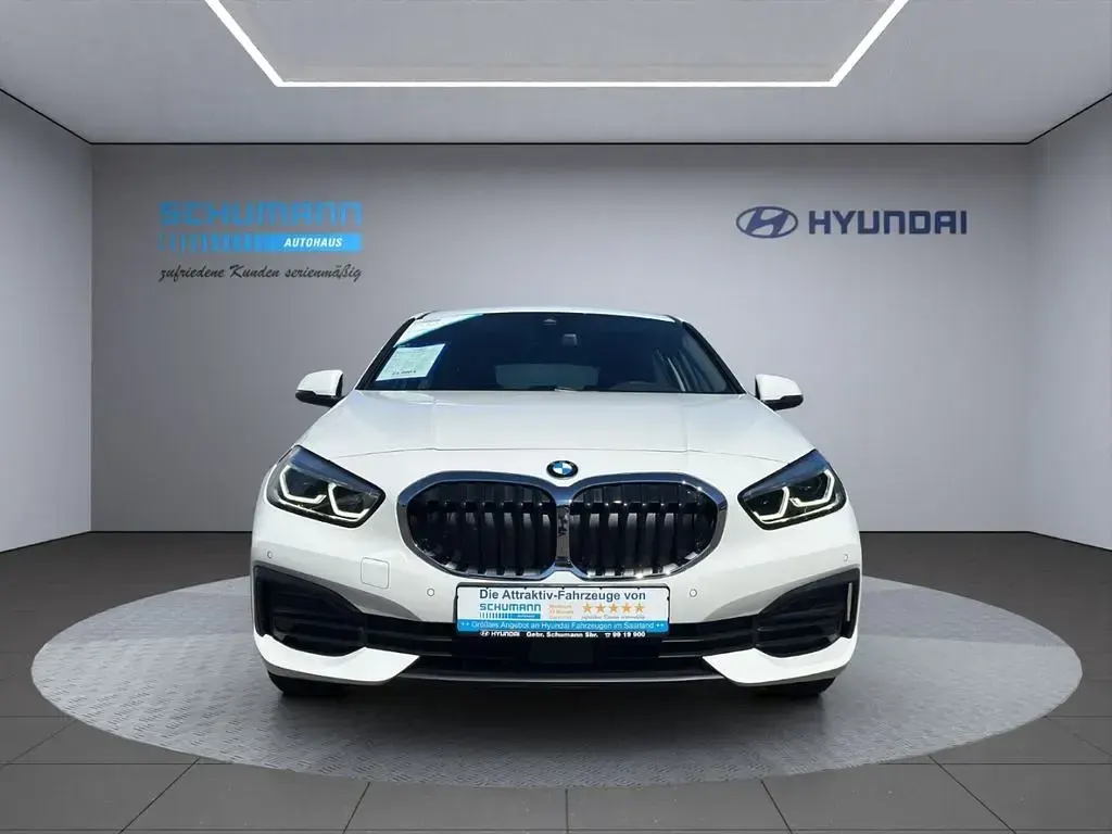 Gebraucht BMW 118 Advantage 136 PS (100 kW) 2023 Weiß Limousine