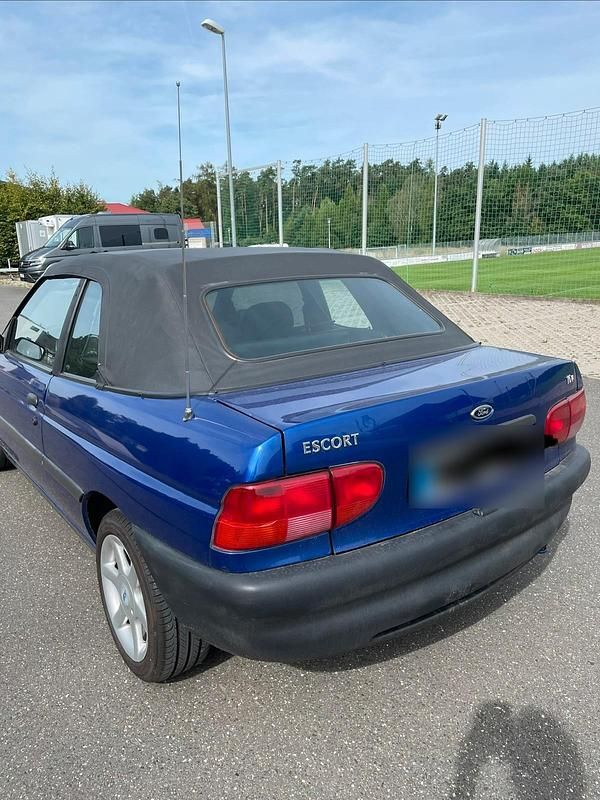 Gebraucht Ford Escort Cabriolet 88 PS (64 kW) 1996 Blau Cabrio