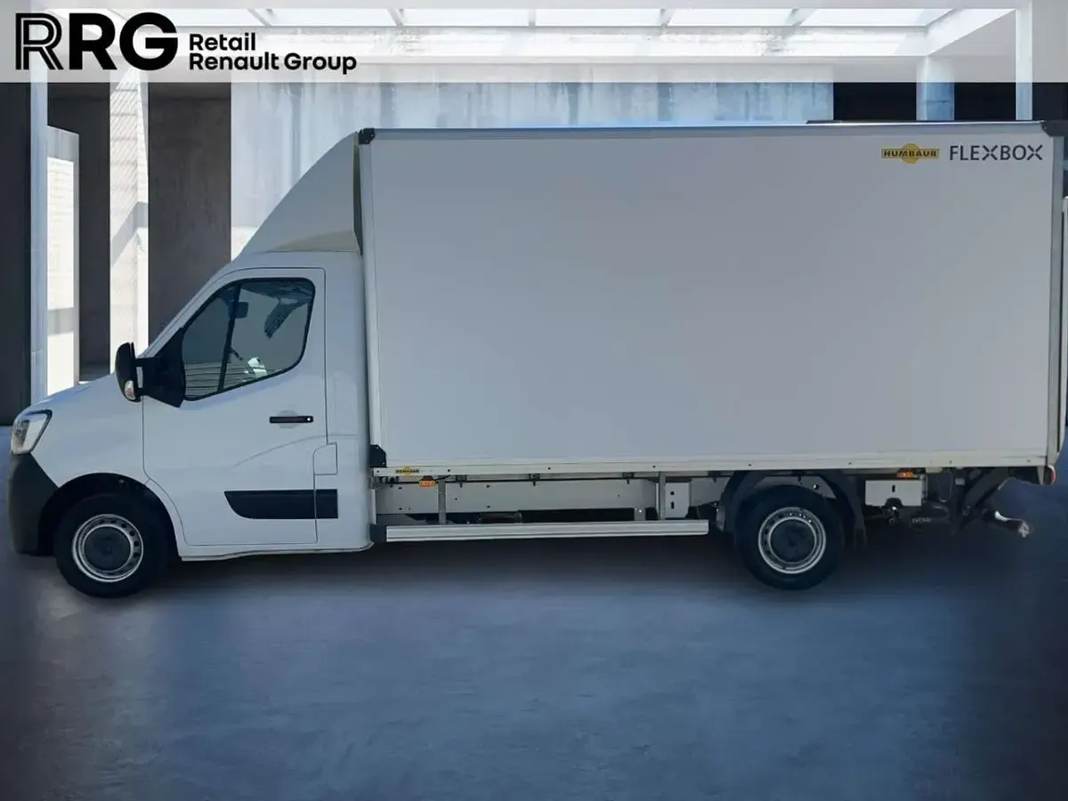 Second-hand Renault Master 145 CP (106 kW) 2022 Alb Monovolum