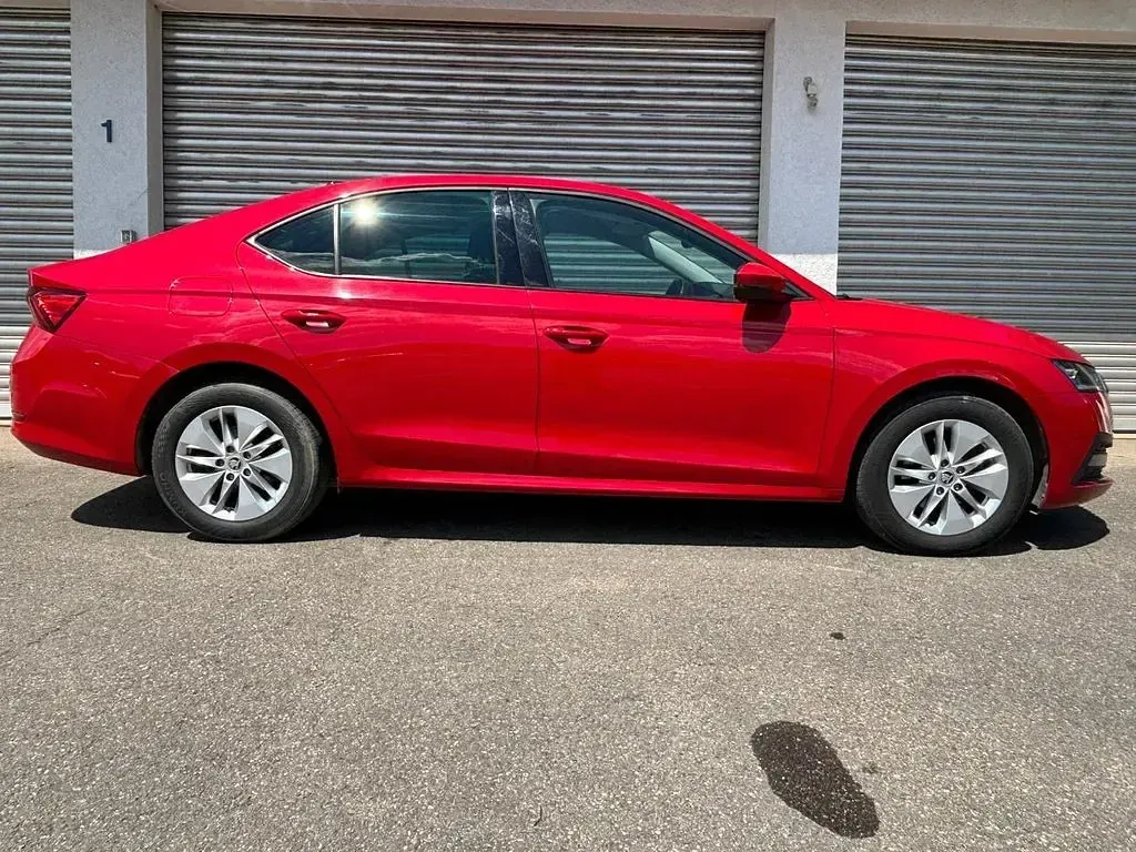 Gebraucht Skoda Octavia G-TEC 131 PS (96 kW) 2021 Rot Limousine