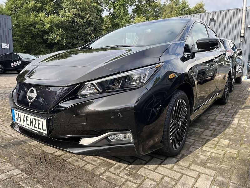 Schwarz Gebraucht 2022 Nissan Leaf N-Connecta Kleinwagen | 18.990 € (Fairer Preis) - Bild 1/4