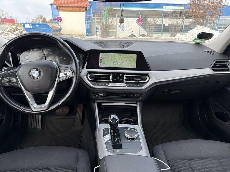 Używany BMW 320 Luxury Line 190 KM (139 kW) 2021 Srebrny Kombi