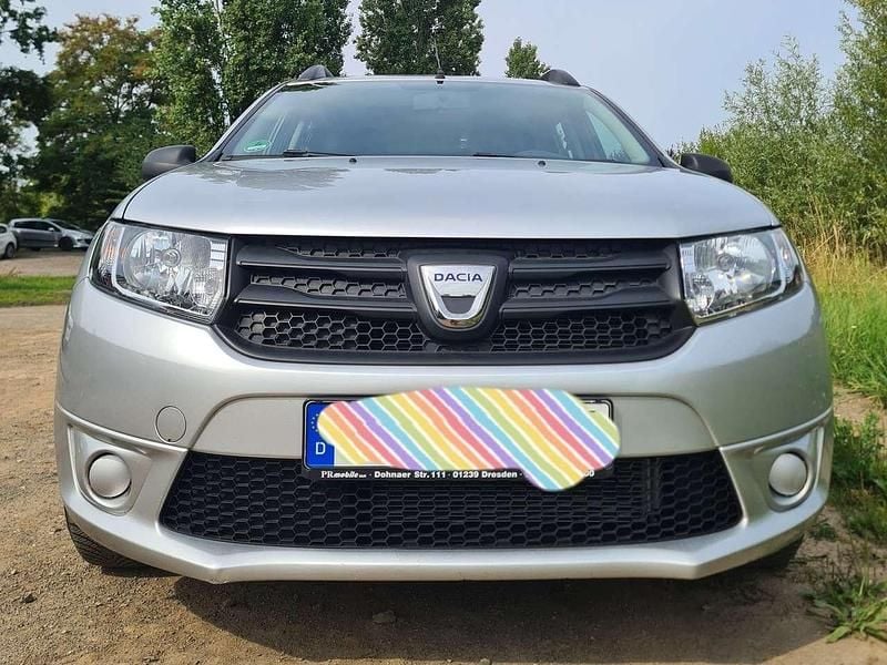 Silber Gebraucht 2015 Dacia Logan MCV Essentiel Kombi | 4.500 € (Fairer Preis) - Bild 1/4