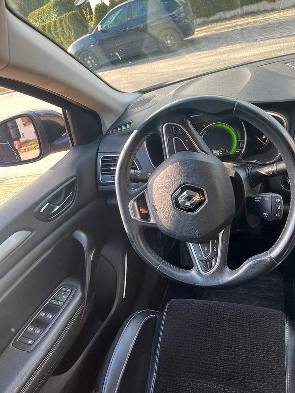 Gebraucht Renault Mégane IV 131 PS (96 kW) 2017 Schwarz Kombi