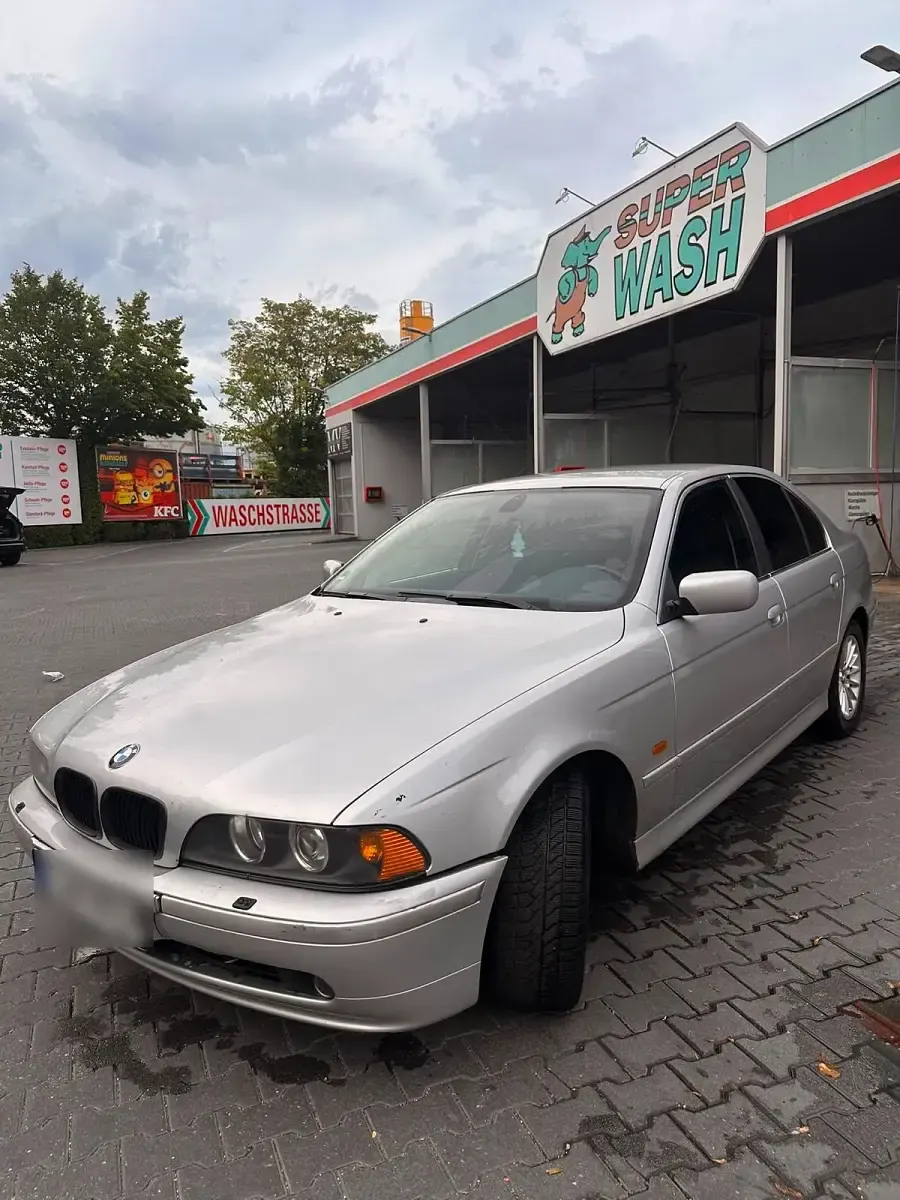 Gebraucht BMW 520 177 PS (130 kW) 2002 Silber Limousine
