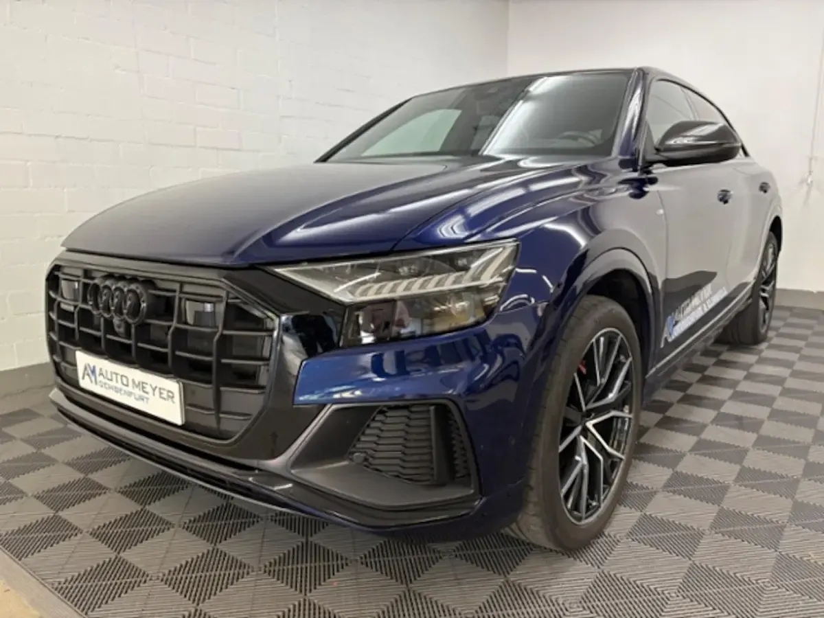 Gebraucht Audi Q8 Competition 286 PS (210 kW) 2023 Navarrablau metallic SUV