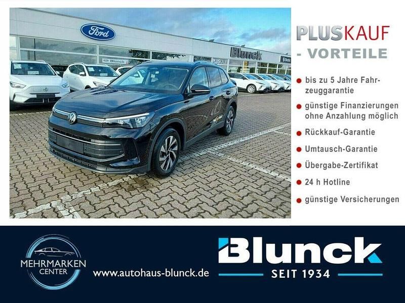 Deep black perleffekt (metallic) Gebraucht 2024 VW Tiguan Life SUV | 34.990 € (Fairer Preis) - Bild 1/4