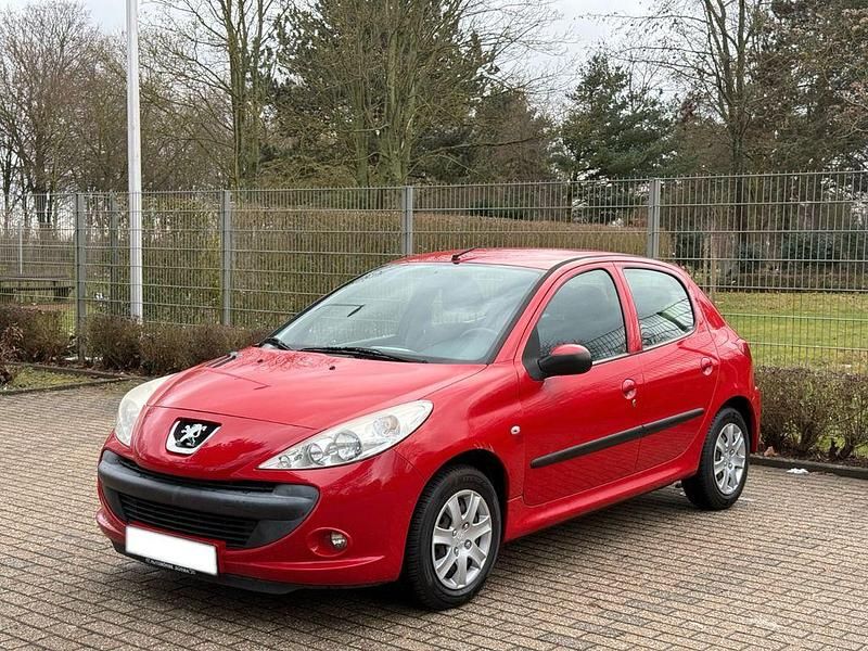 Gebraucht Peugeot 206+ 75 PS (55 kW) 2009 Rot Kleinwagen