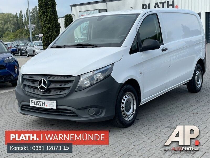 Weiß Gebraucht 2017 Mercedes Vito Van / Kleinbus | 14.490 € (Fairer Preis) - Bild 1/4
