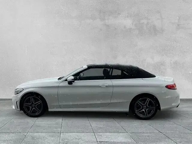 Gebraucht Mercedes C180 AMG line 156 PS (114 kW) 2020 Weiß Cabrio