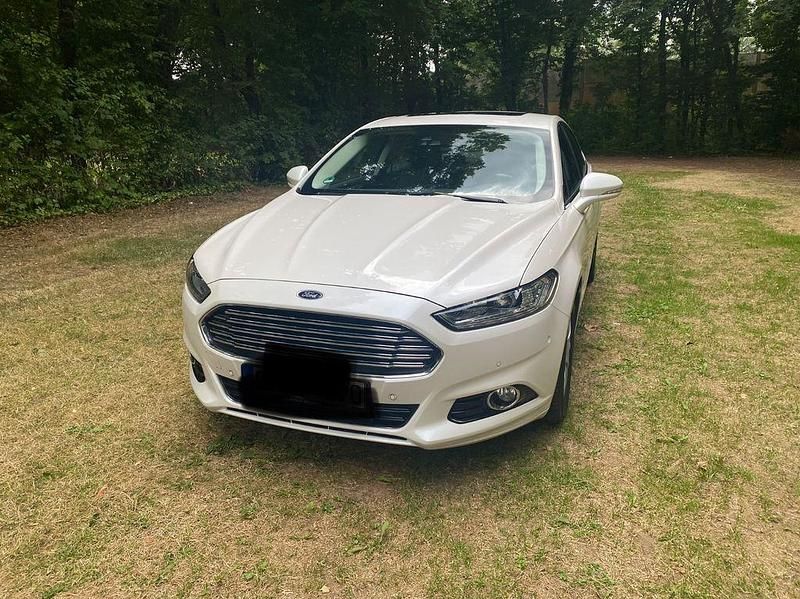 Weiß Gebraucht 2015 Ford Mondeo Vignale Limousine | 11.500 € (Fairer Preis) - Bild 1/4