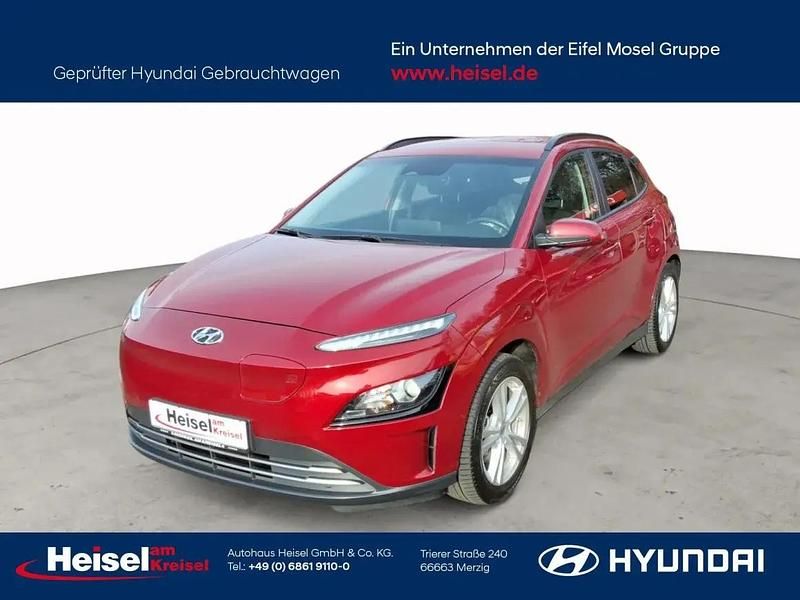 Sunset red / mic Gebraucht 2021 Hyundai Kona Edition+ SUV | 19.460 € (Etwas zu teuer) - Bild 1/1