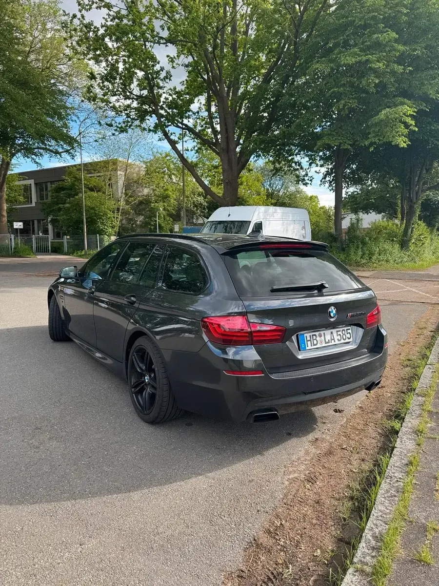 Gebraucht BMW M550 381 PS (280 kW) 2014 Grau Limousine