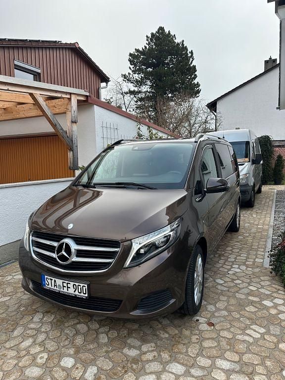 Gebraucht Mercedes V250 Edition 190 PS (139 kW) 2016 Braun Van / Kleinbus