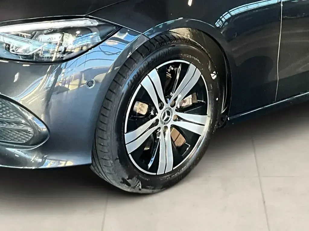 Gebraucht Mercedes 200 Avantgarde 204 PS (150 kW) 2024 Metalliclack graphitgrau (metallic) Kombi