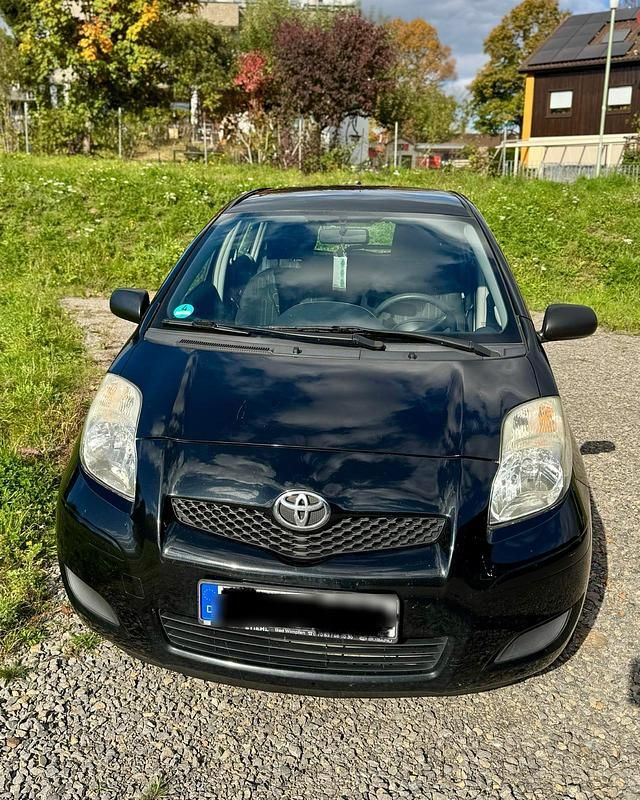 Schwarz Gebraucht 2009 Toyota Yaris Kleinwagen | 1.900 € (Guter Preis) - Bild 1/4