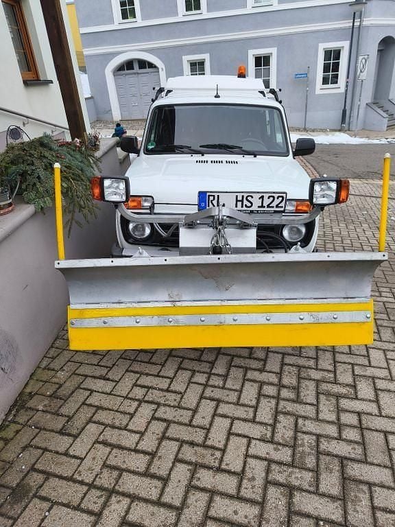 Gebraucht Lada niva 83 PS (61 kW) 2021 Weiß SUV