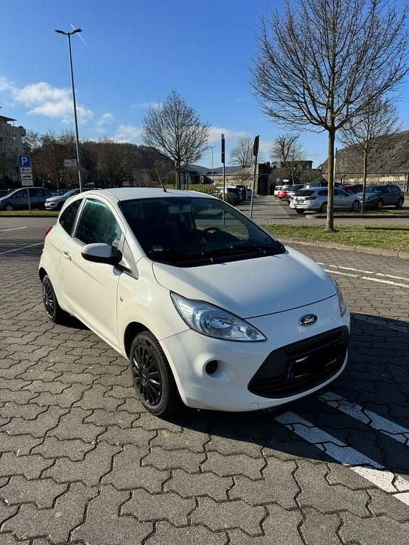 Gebraucht Ford Ka 69 PS (50 kW) 2015 Weiß Kleinwagen