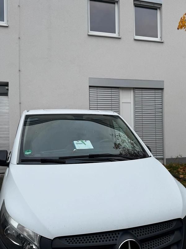Weiß Gebraucht 2017 Mercedes Vito Van / Kleinbus | 11.190 € (Superpreis) - Bild 1/3