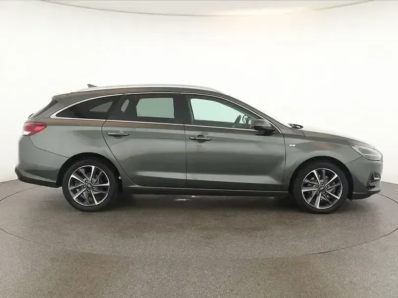Gebraucht Hyundai i30 Prime 160 PS (117 kW) 2023 Amazon grey Kombi