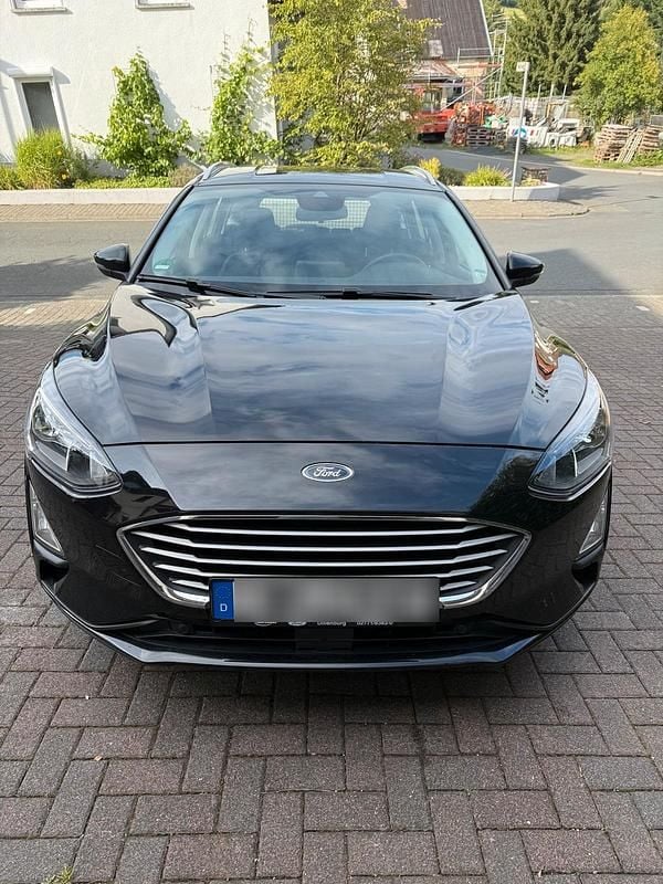 Schwarz Gebraucht 2021 Ford Focus Kombi | 17.500 € (Fairer Preis) - Bild 1/4
