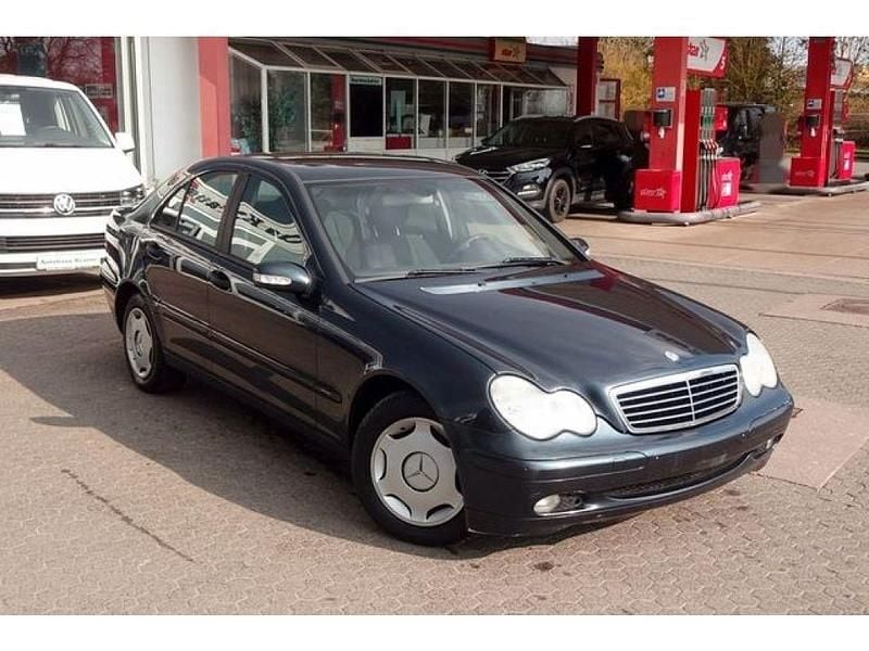 Gebraucht Mercedes C200 122 PS (89 kW) 2004 Smaragdschwarz  metalliclack (metallic) Limousine