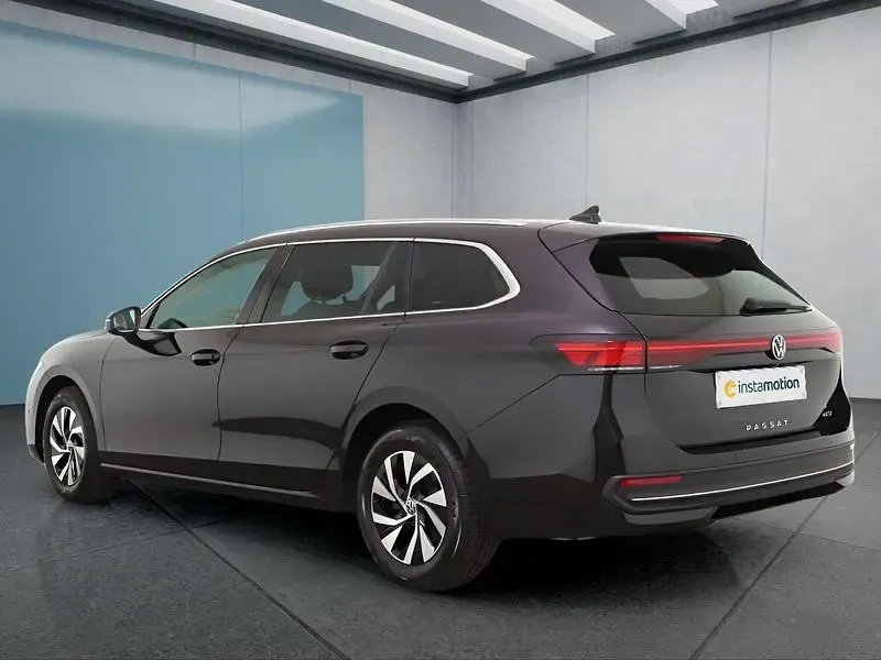 Gebraucht VW Passat 150 PS (110 kW) 2025 Schwarz Kombi