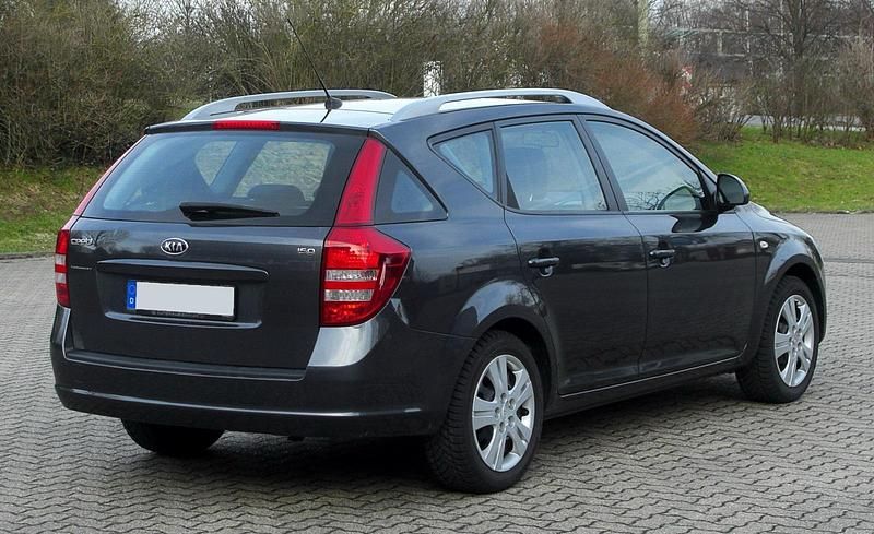 Używany Kia Ceed 120 KM (88 kW) 2007 Czarny Hatchback