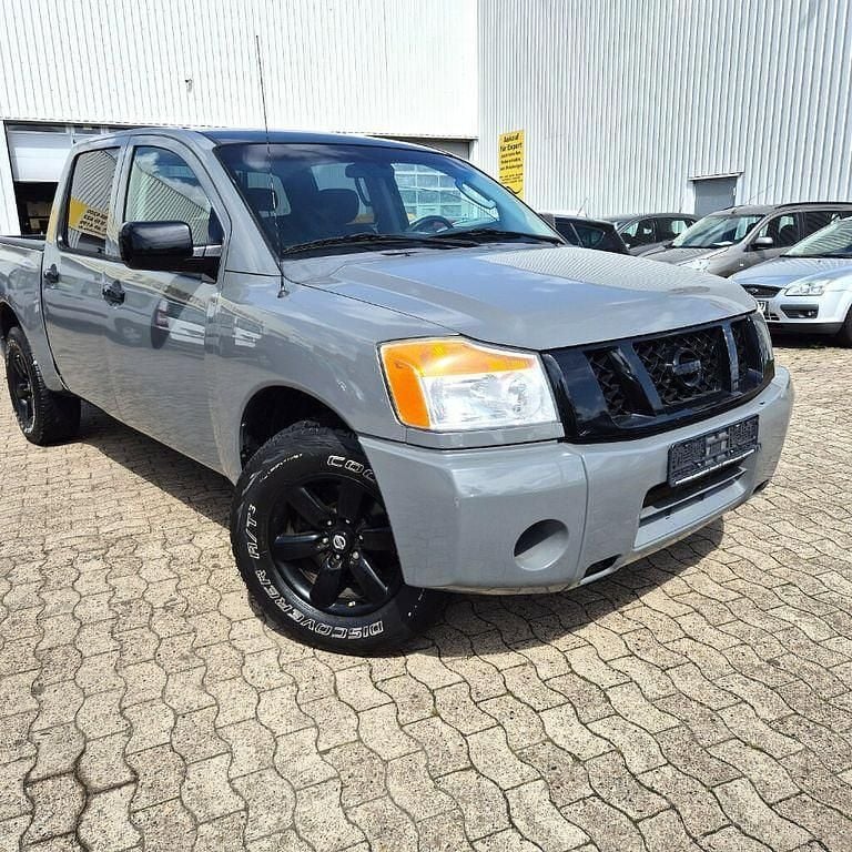 Schwarz Gebraucht 2011 Nissan Titan Abholung | 9.900 € - Bild 1/4